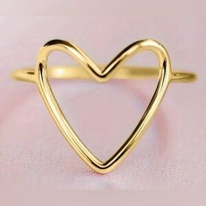 Elegant Gold Heart Ring